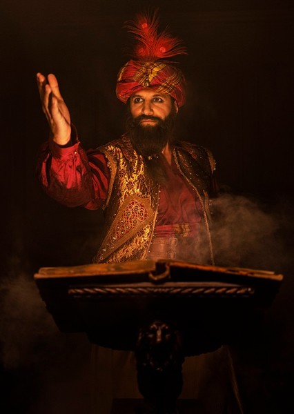 Kayvan Novak photo