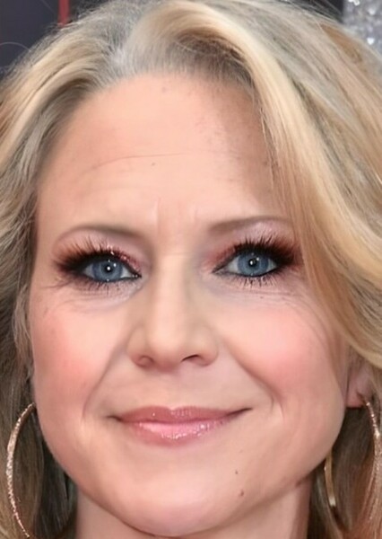 Kellie Bright photo