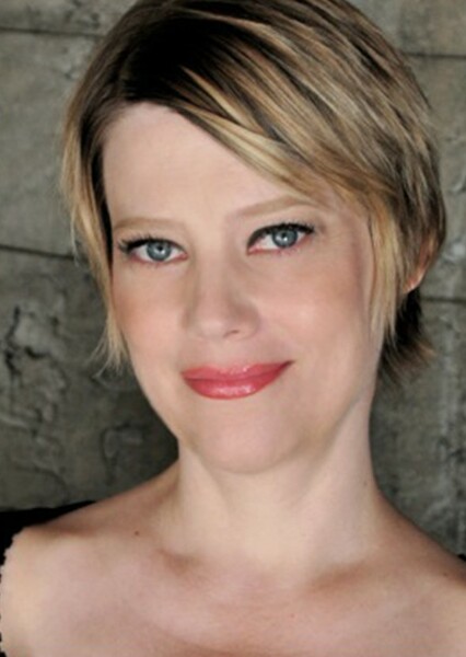 Kellie Overbey photo