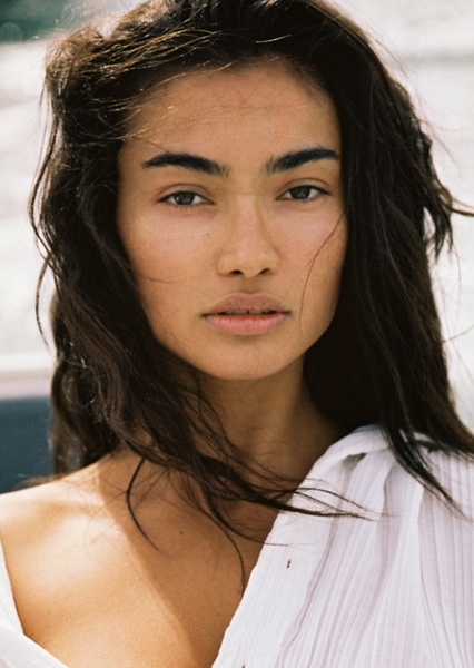 Kelly Gale photo