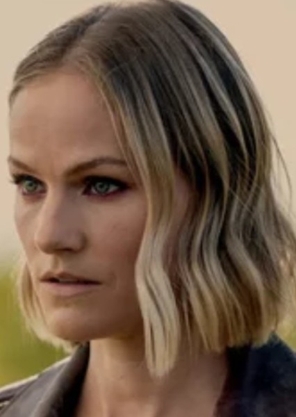 Kelly Overton photo