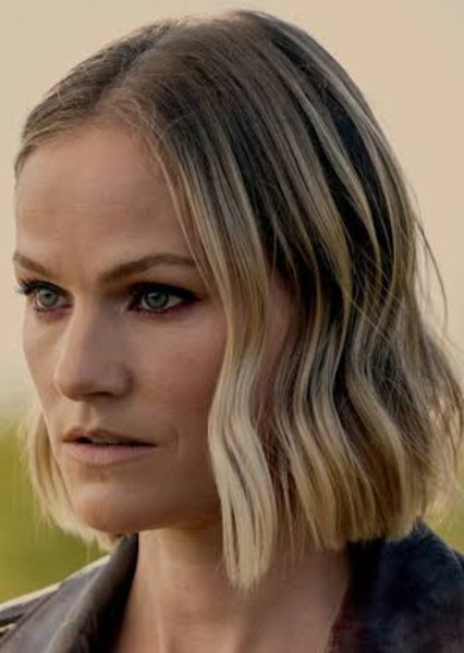 Kelly Overton photo