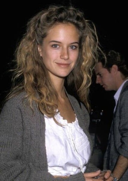 Kelly Preston photo