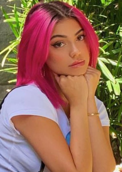 Kelsey Calemine photo