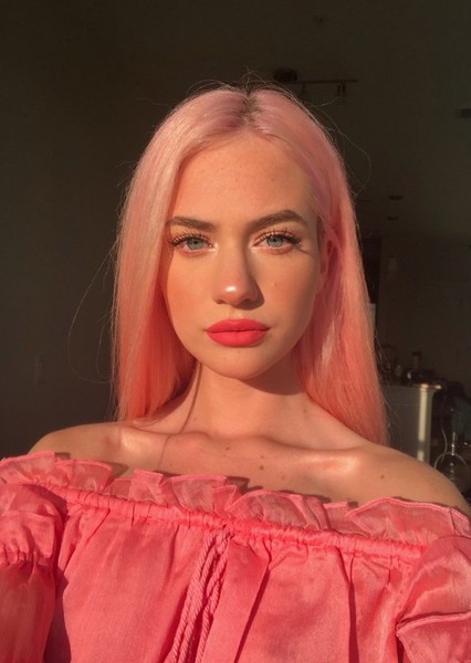 Kennedy Walsh photo
