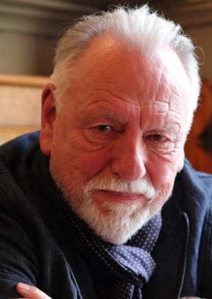 Kenneth Cranham photo