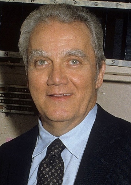 Kenneth McMillan photo