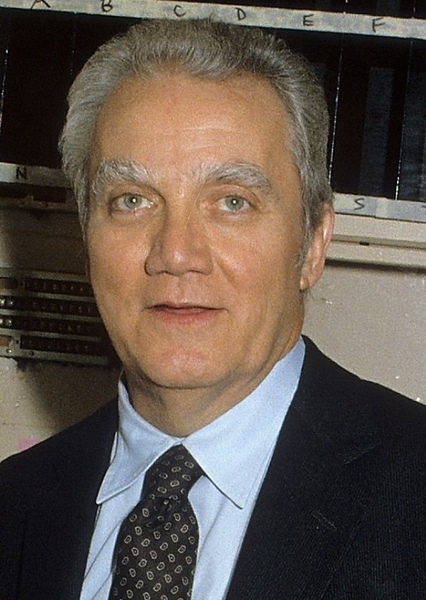 Kenneth McMillan photo