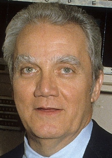 Kenneth McMillan photo