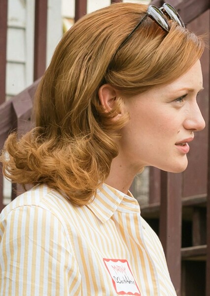 Kerry Bishé photo
