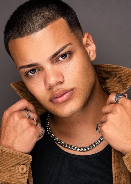 Kevin Chacon photo