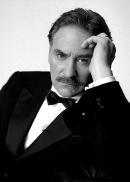 Kevin Kline photo