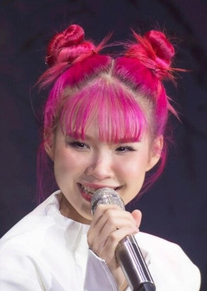 Khởi My