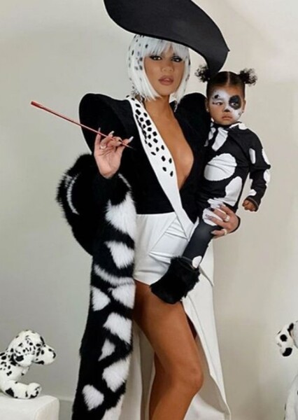 Khloé Kardashian photo