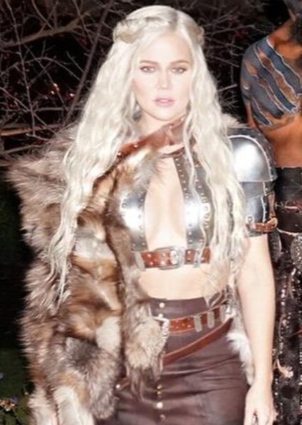 Khloé Kardashian photo