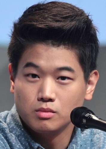 Ki Hong Lee