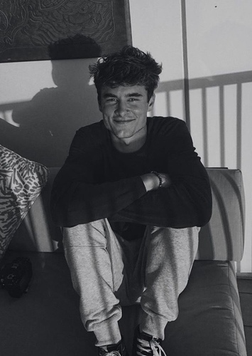 Kian Lawley photo