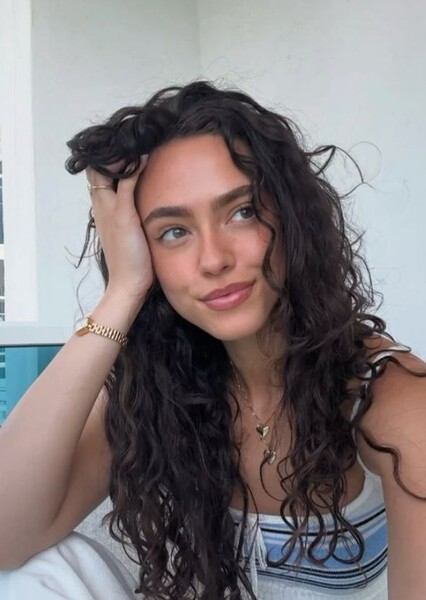 Kiana Davis photo