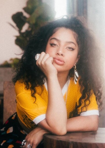 Kiana Ledé photo