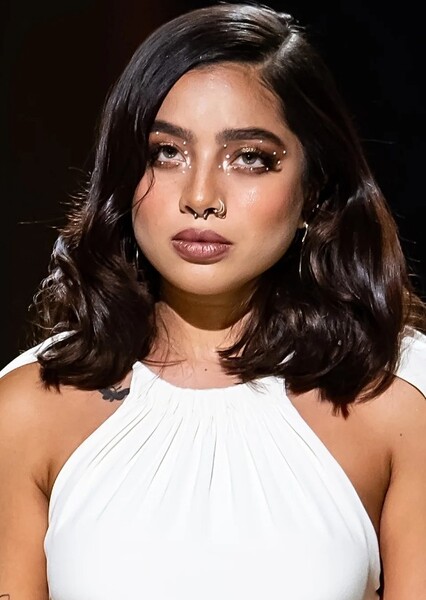 Kiana Ledé photo