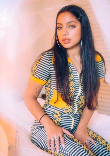 Kiana Ledé photo