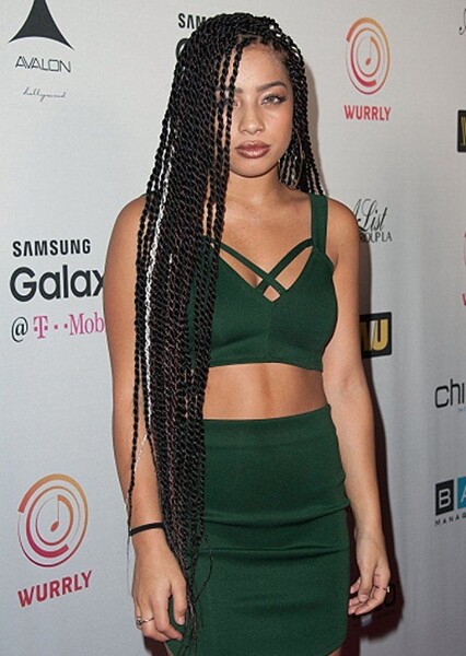 Kiana Ledé photo