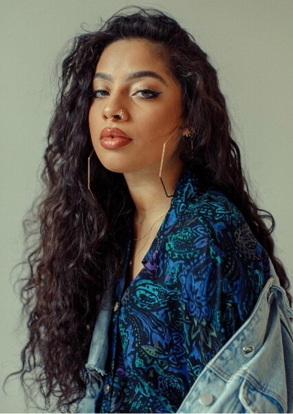 Kiana Ledé photo