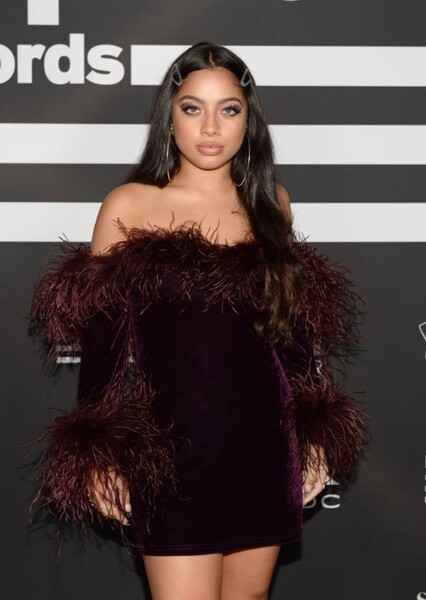 Kiana Ledé photo