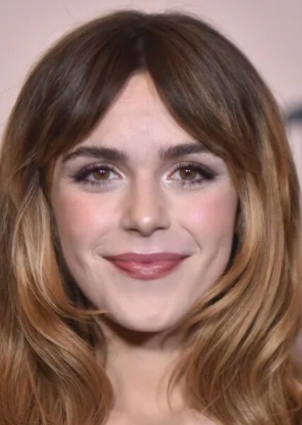Kiernan Shipka photo