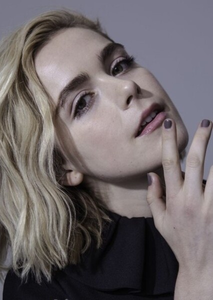 Kiernan Shipka photo
