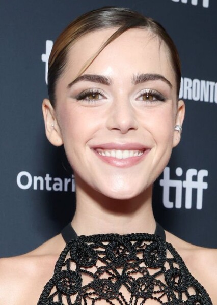 Kiernan Shipka photo