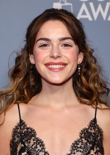 Kiernan Shipka photo