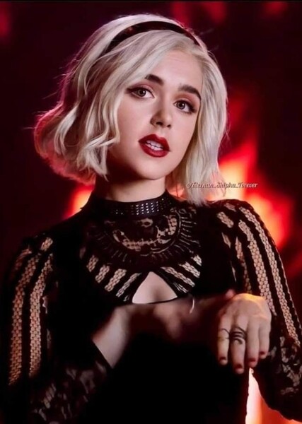 Kiernan Shipka photo