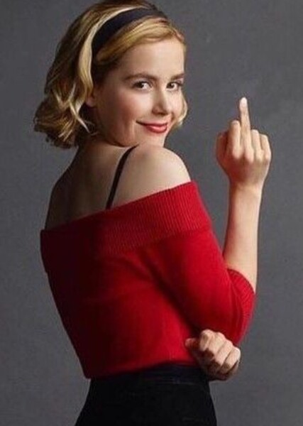 Kiernan Shipka photo