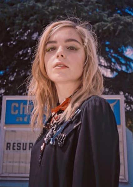Kiernan Shipka photo