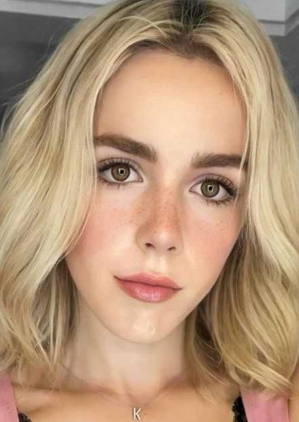 Kiernan Shipka photo