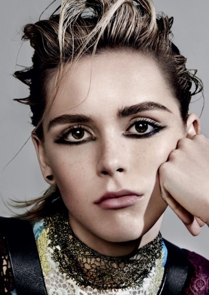 Kiernan Shipka photo