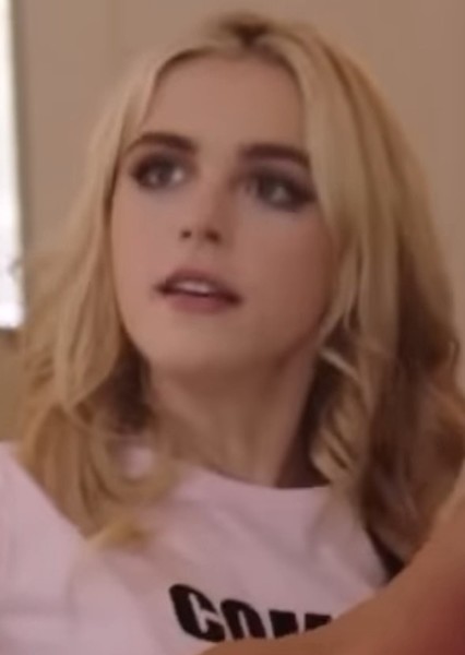 Kiernan Shipka photo