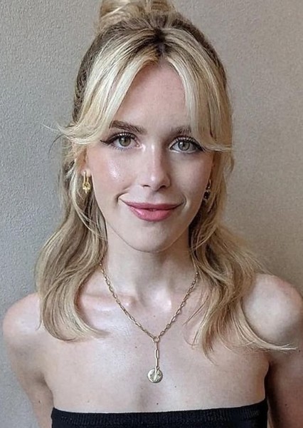 Kiernan Shipka photo