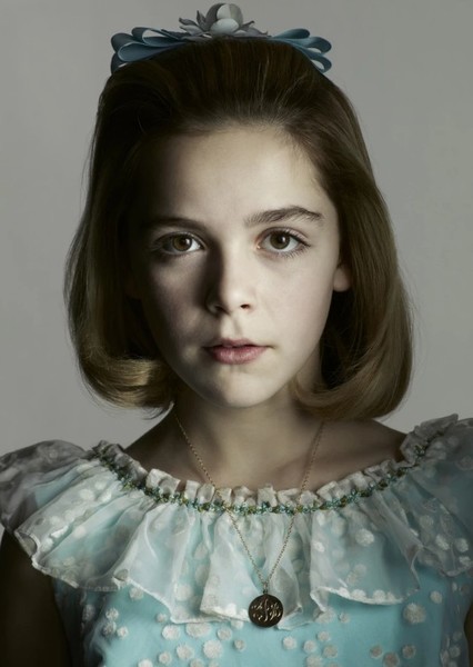 Kiernan Shipka photo