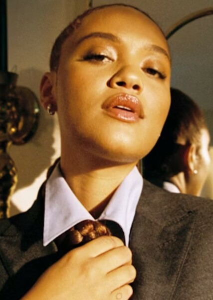 Kiersey Clemons