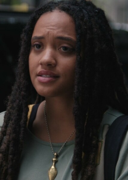 Kiersey Clemons
