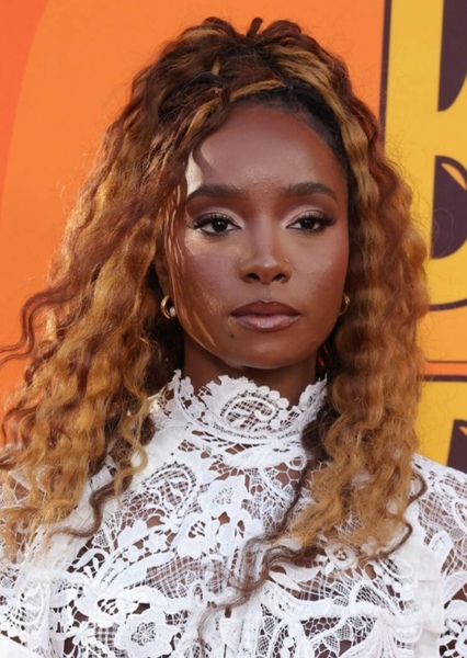 KiKi Layne photo