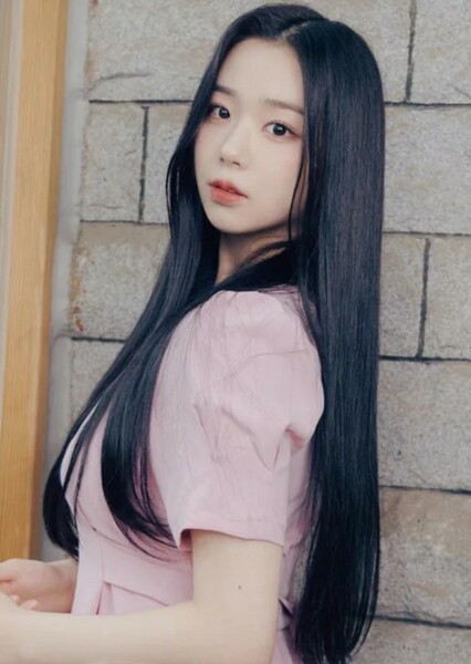 Kim Chae-yeon photo