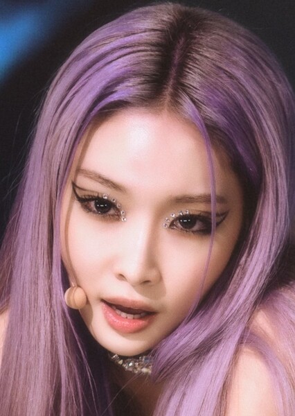 Kim Chung-ha photo