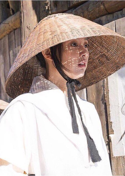 Kim Ji-won photo