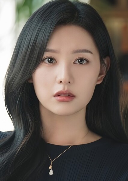 Kim Ji-won photo