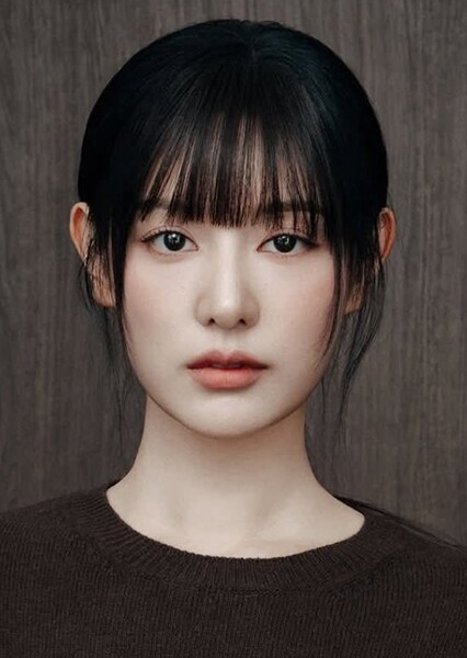 Kim Ji-won photo