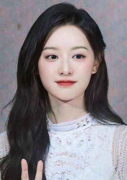 Kim Ji-won photo