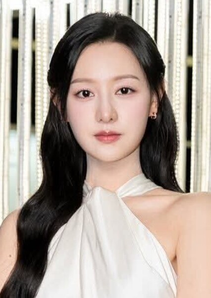 Kim Ji-won photo
